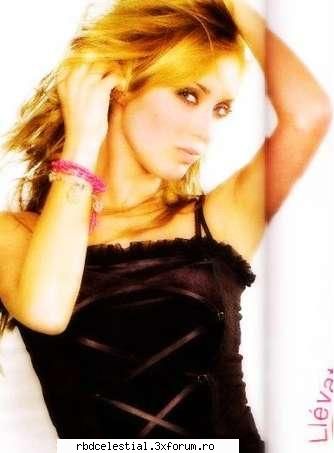 Poze cu anahi - eu am sa pun... mai punetzi si voui... ;) ;) ;) - Anahi