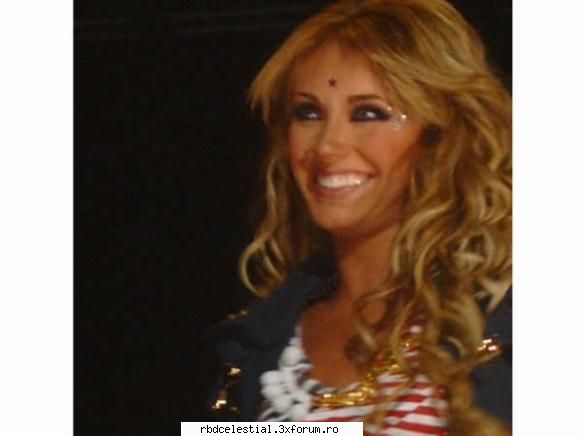 Zambetul zilei =D - aici preferaatu meu :D :D - Anahi